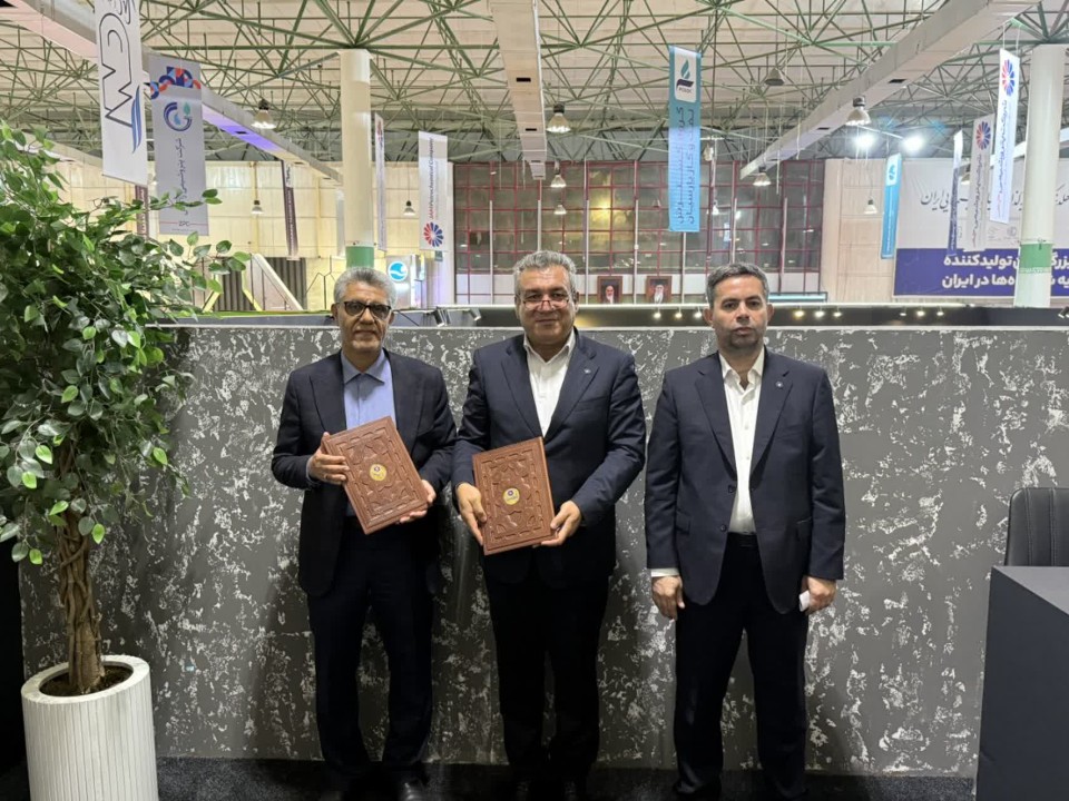امضای تفاهمنامه بانک سینا و پتروشیمی شیراز